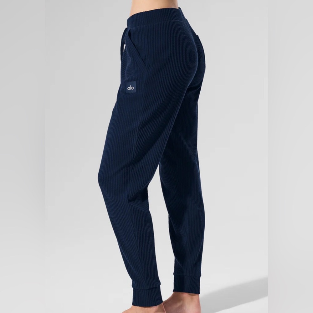 ALO Yoga Muse Sweatpant - Navy (XXS)